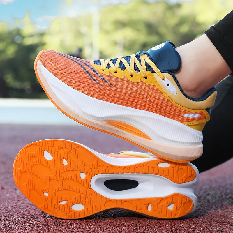 Chaussures de course tendance avec amorti, semelle en carbone respirante, ultralégères
