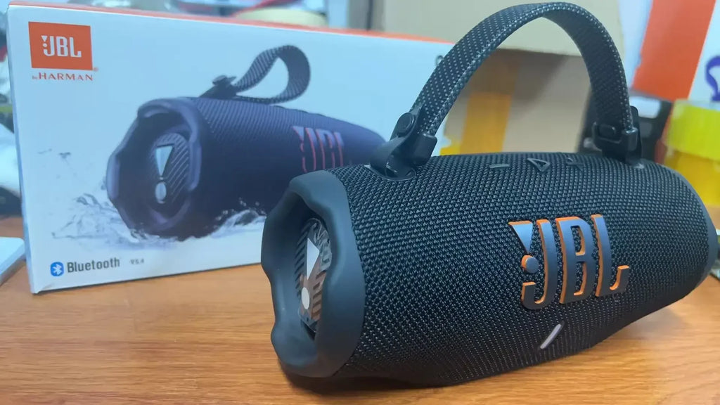 JBL Charge 6 Original‌ Enceinte sans fil étanche avec amplification des basses et tweeter de précision pour un son stéréo portable en extérieur‌