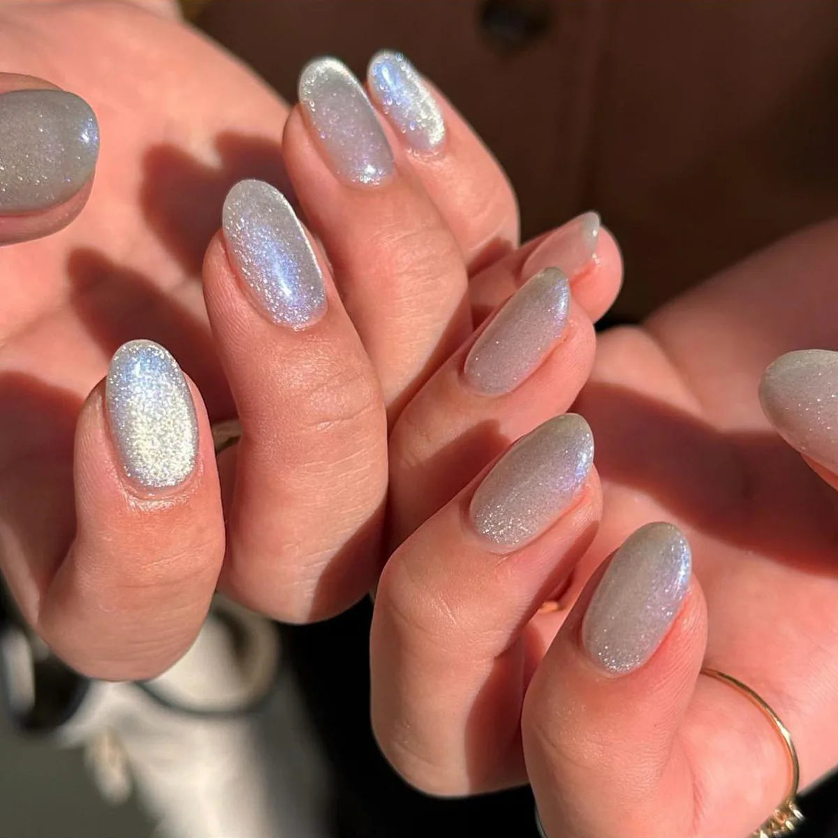 24 faux ongles à coller, forme amande simple, courts et ovales, pour manucure femme.