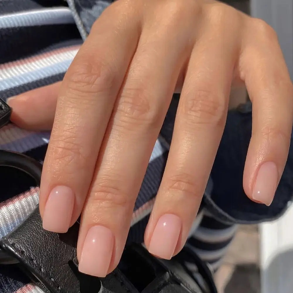 Lot de 24 faux ongles blancs à la française, faciles à porter.
