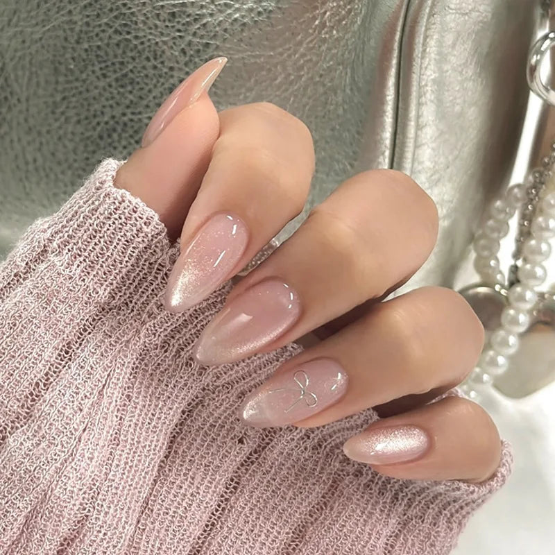 24 faux ongles à coller, forme amande simple, courts et ovales, pour manucure femme.