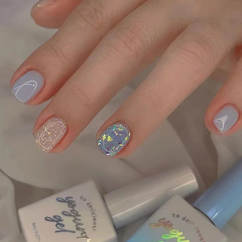 Lot de 24 faux ongles blancs à la française, faciles à porter.