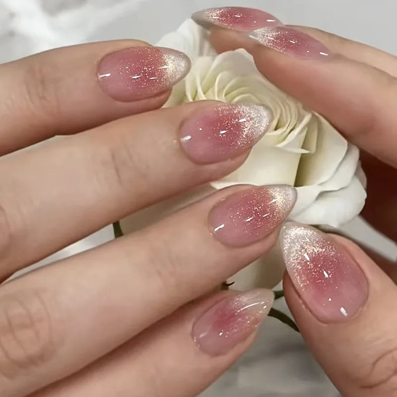 24 faux ongles à coller, forme amande simple, courts et ovales, pour manucure femme.