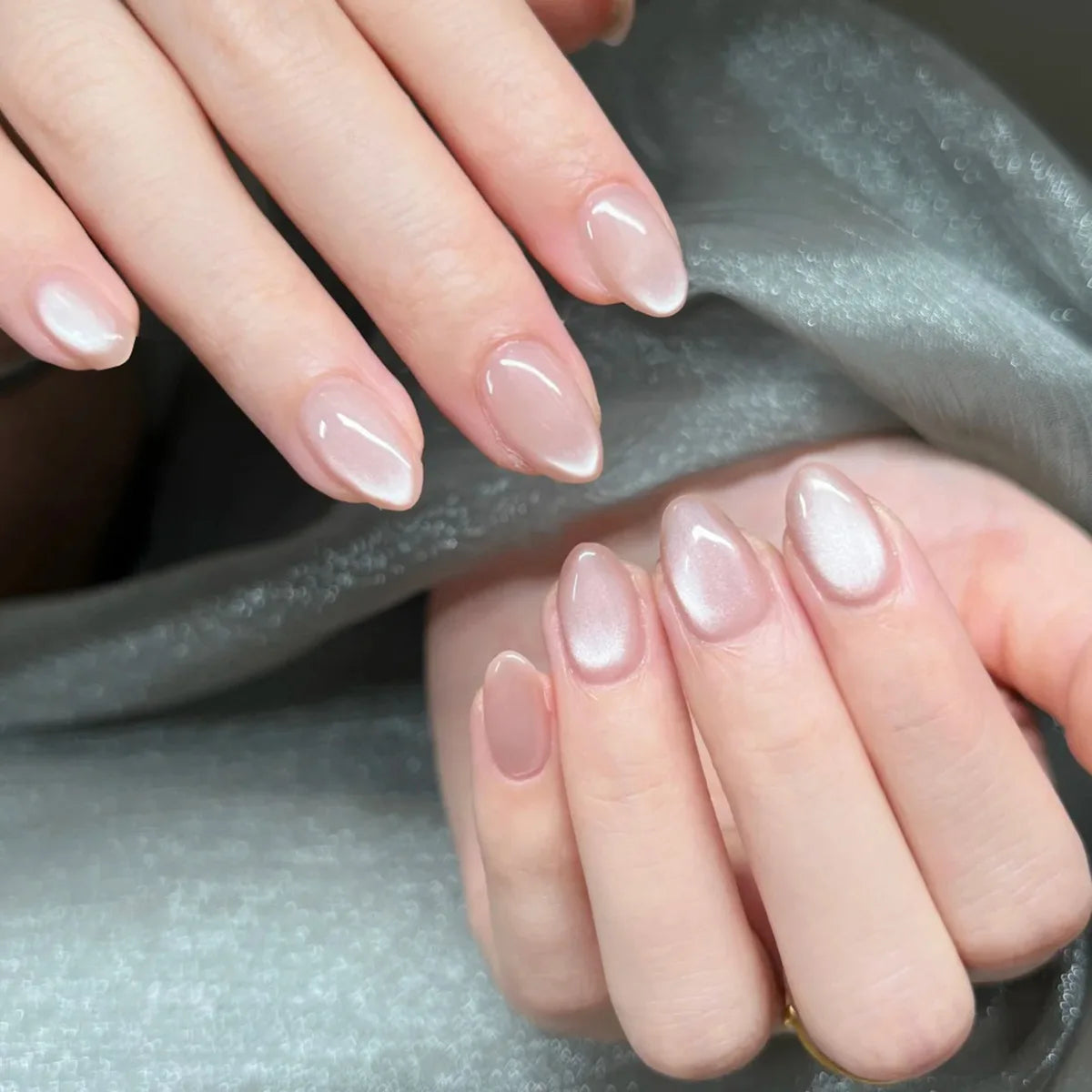 24 faux ongles à coller, forme amande simple, courts et ovales, pour manucure femme.