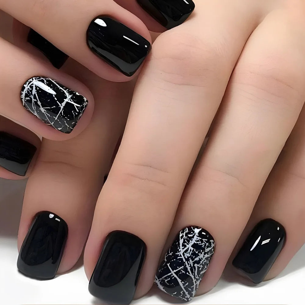 Lot de 24 faux ongles blancs à la française, faciles à porter.
