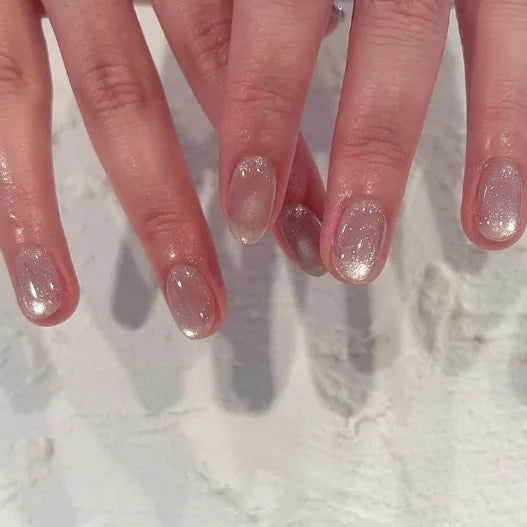 24 faux ongles à coller, forme amande simple, courts et ovales, pour manucure femme.
