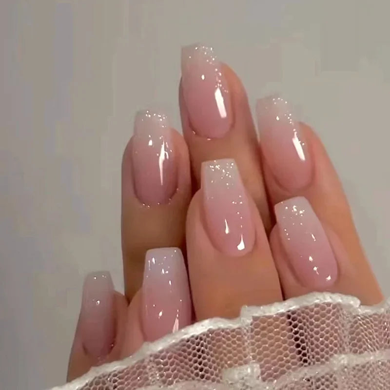 Lot de 24 faux ongles Sweet Love avec dégradé, réutilisables, courts et couvrants, pour femmes