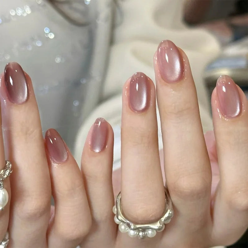 24 faux ongles à coller, forme amande simple, courts et ovales, pour manucure femme.