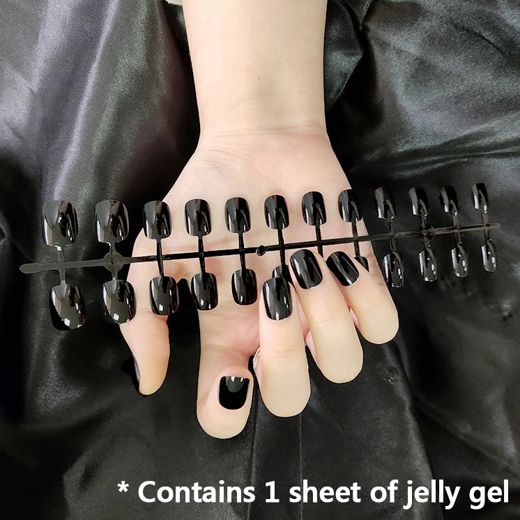Faux ongles courts carrés classiques et unis, à coller, détachables et faciles à poser.