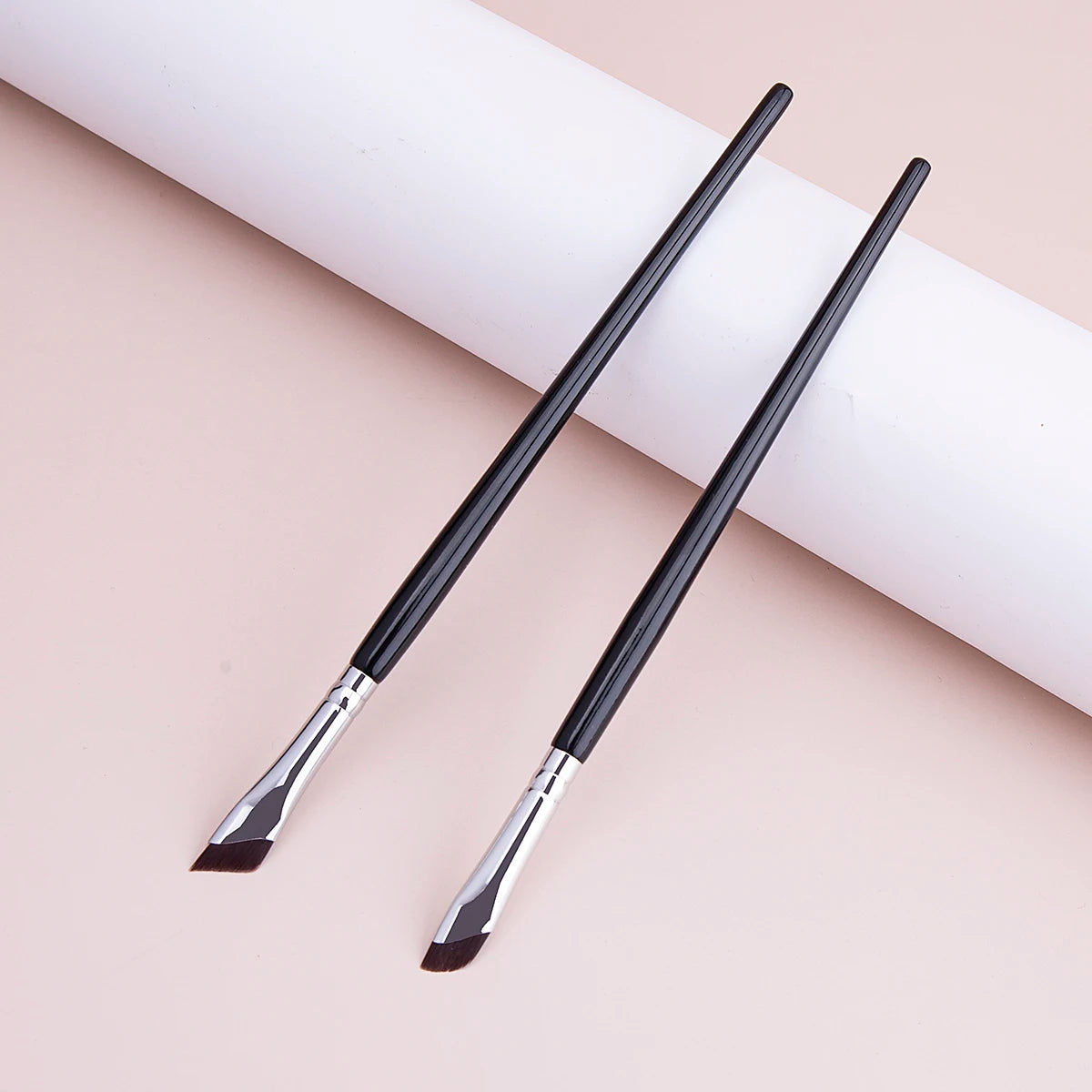 Pinceau eyeliner en forme de faucille, pinceaux pour le contour des yeux et le contour de l'œil