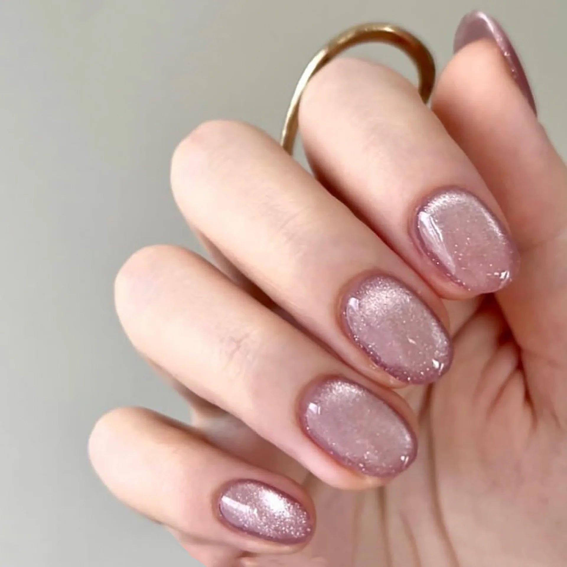 24 faux ongles à coller, forme amande simple, courts et ovales, pour manucure femme.